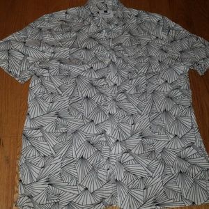 Button up geometric top